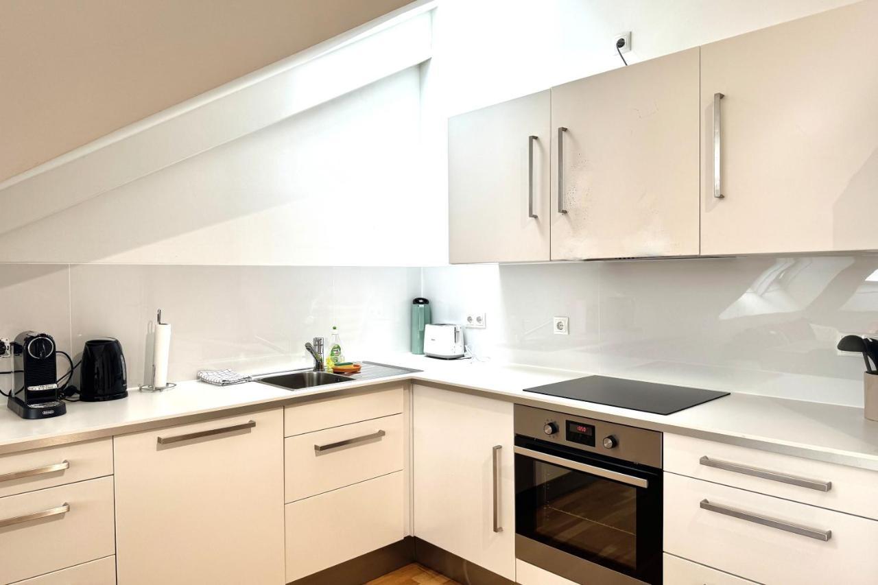 Spacious Penthouse In Favoriten Wien