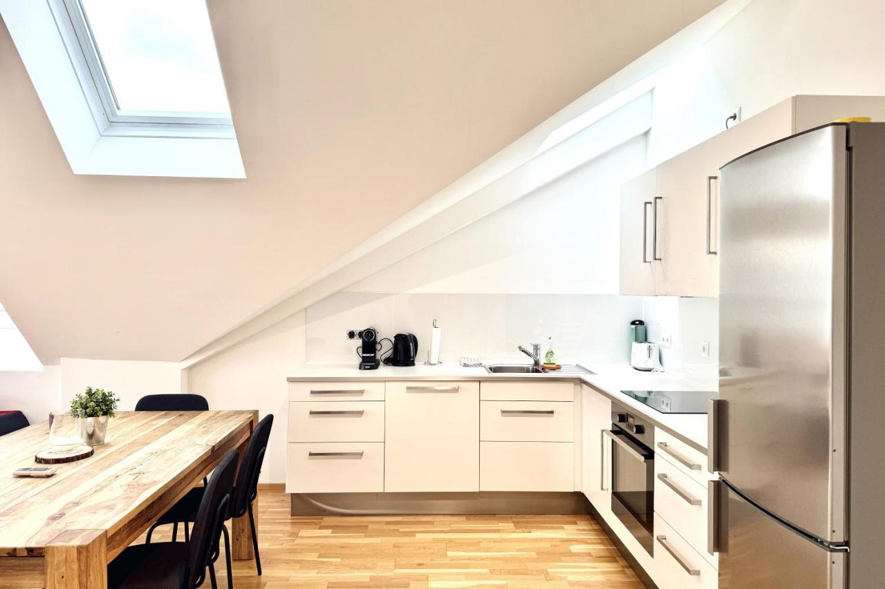 Spacious Penthouse In Favoriten Wien