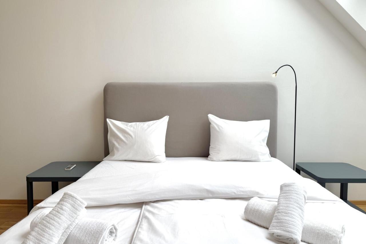 Spacious Penthouse In Favoriten Apartment Wien